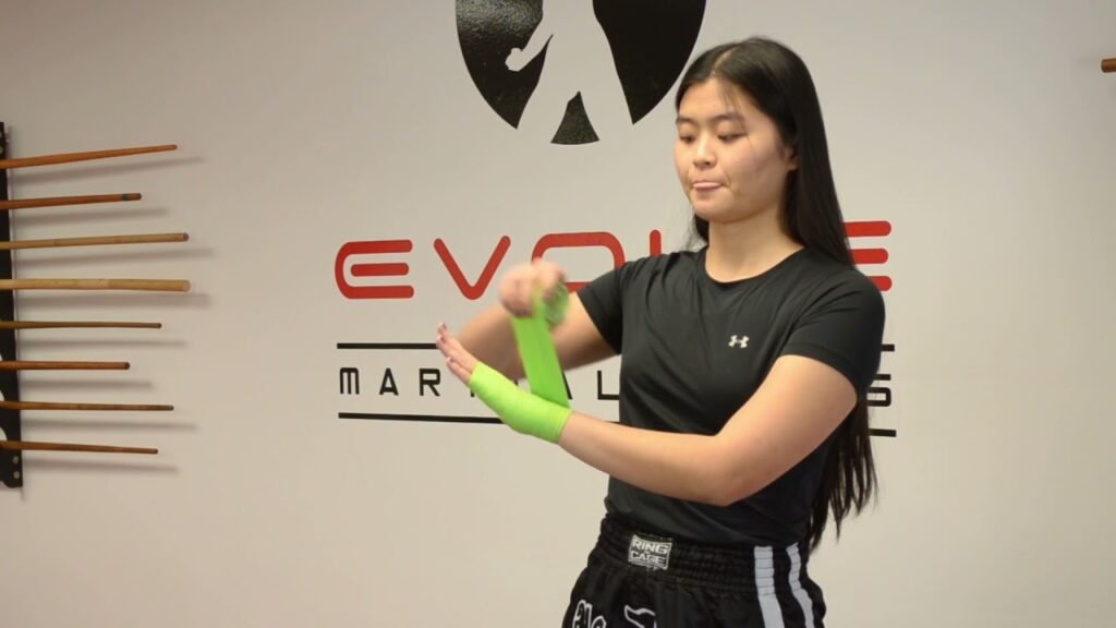 how to tie hand wraps for kickbo
